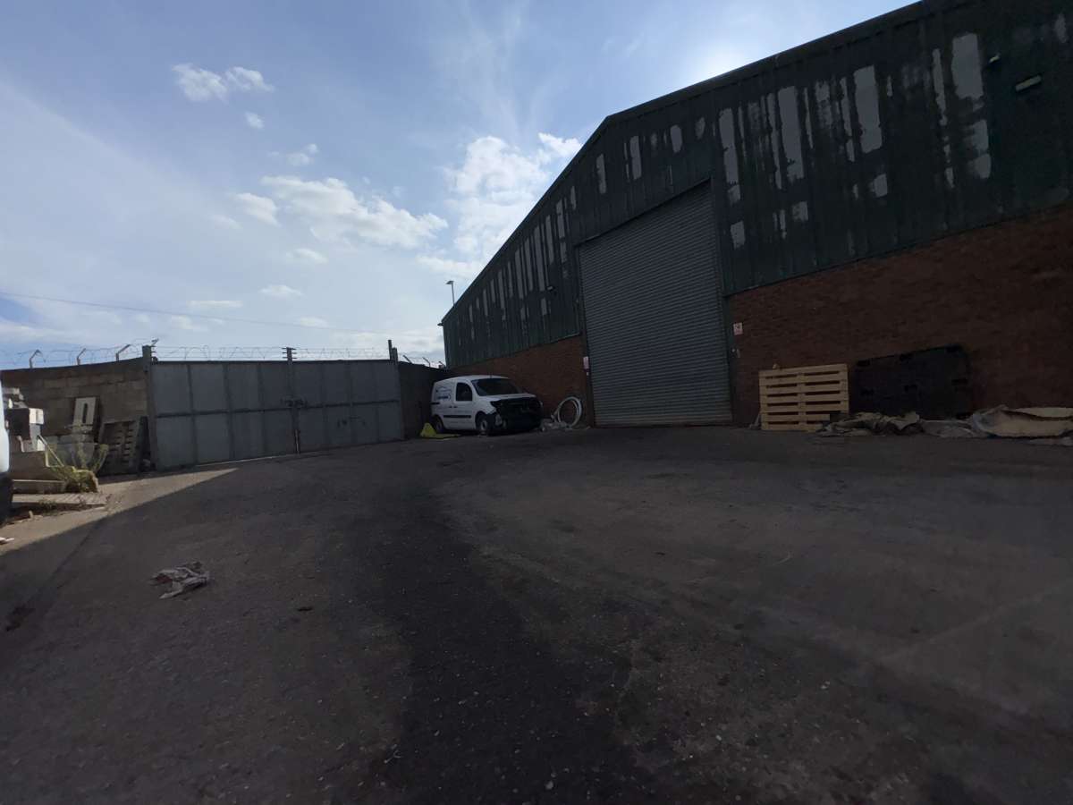 Industrial Unit in Cannock - photo 3