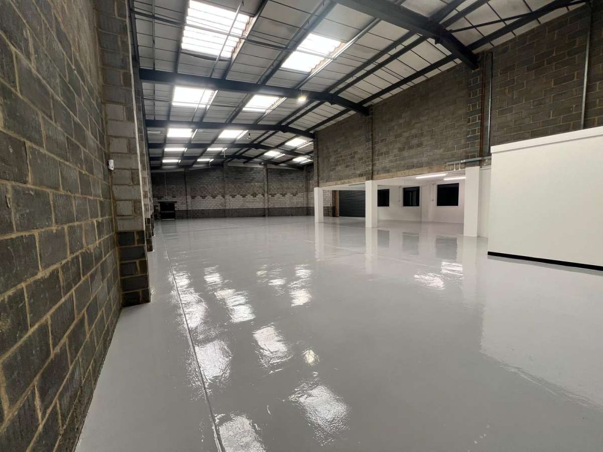 Industrial Unit in Croydon - photo 3