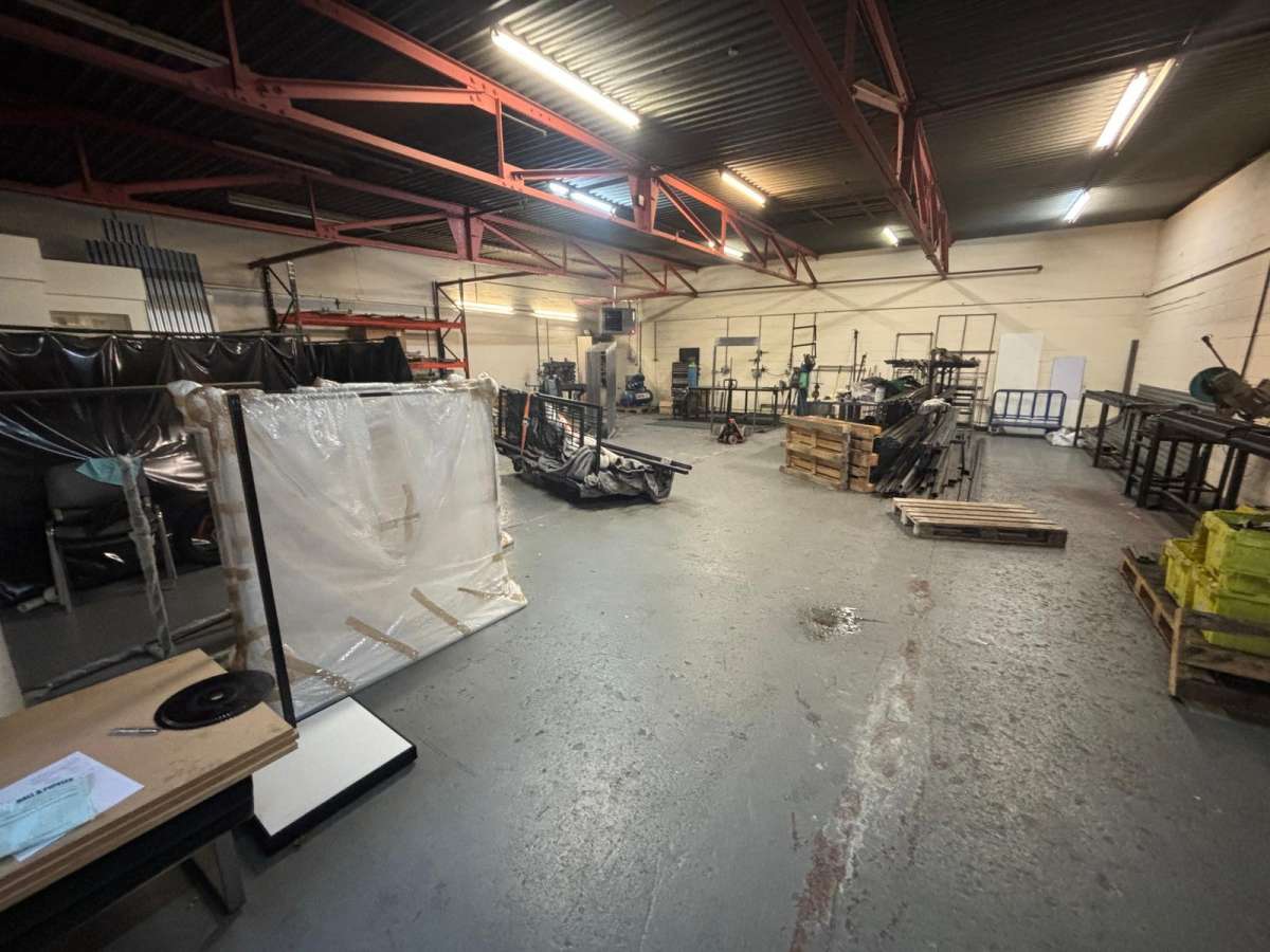 Industrial Unit in Leicester - photo 2
