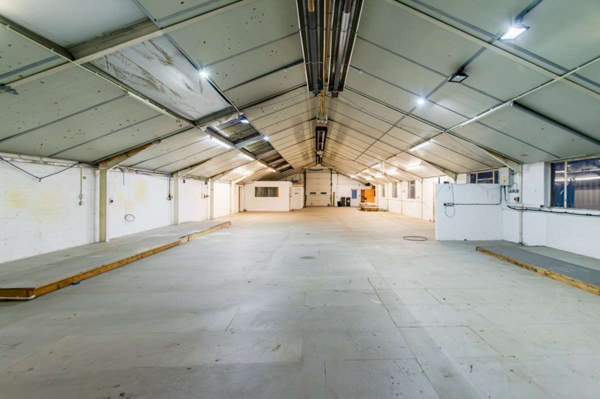 Industrial Unit in Poole - photo 3