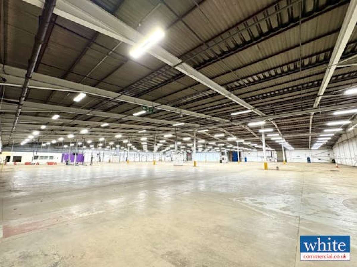 Industrial Unit in Chipping Warden - photo 3