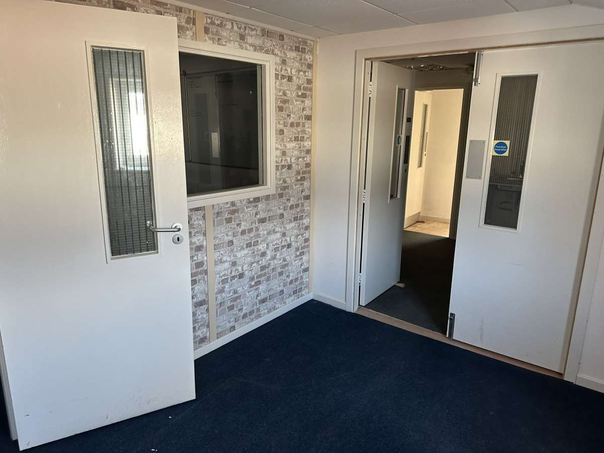 Industrial Unit in Chesterfield - photo 4