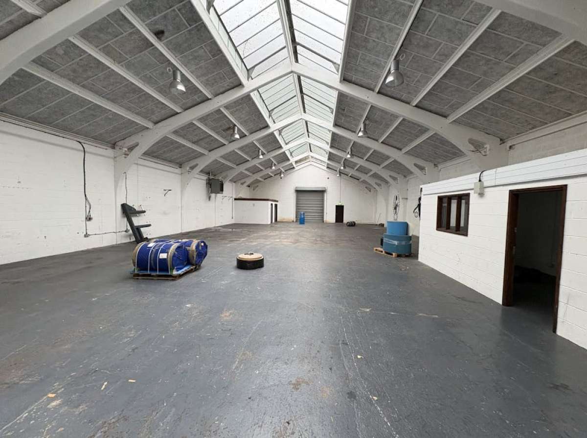 Industrial Unit in Frome - photo 2