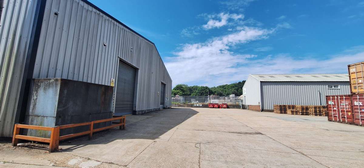 Industrial Unit in Uckfield - photo 2