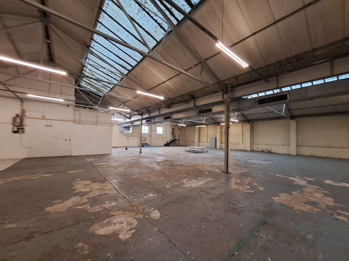 Industrial Unit in Plymouth - photo 2