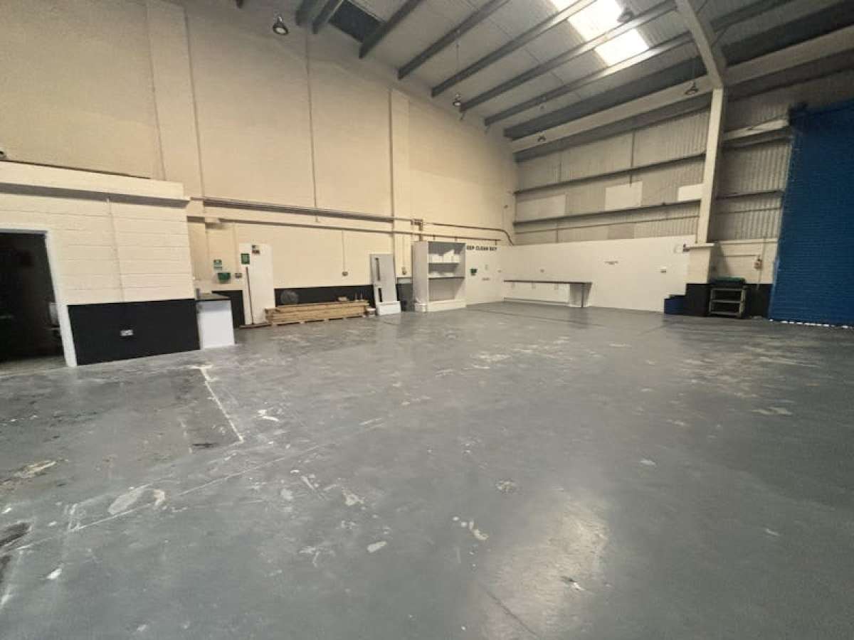 Industrial Unit in Portsmouth - photo 2