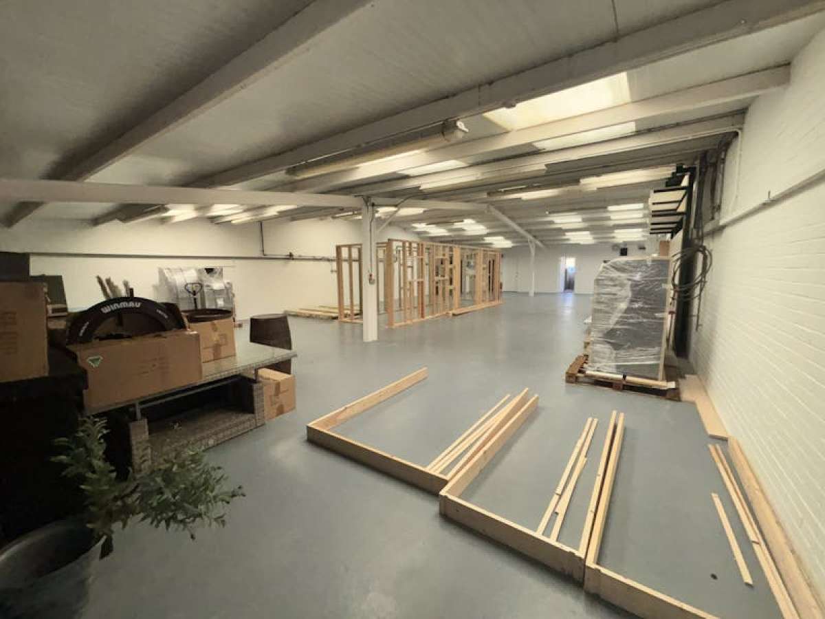 Industrial Unit in Southampton - photo 3