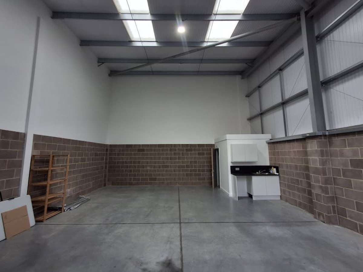 Industrial Unit in Wimborne - photo 2