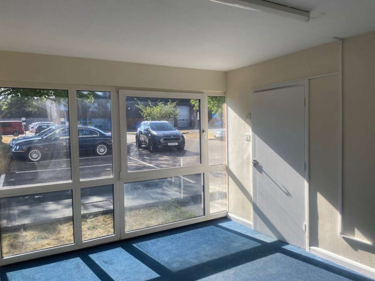 Industrial Unit in Wey Hill - photo 3