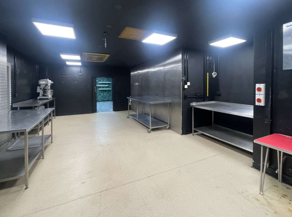 Industrial Unit in Christchurch - photo 2