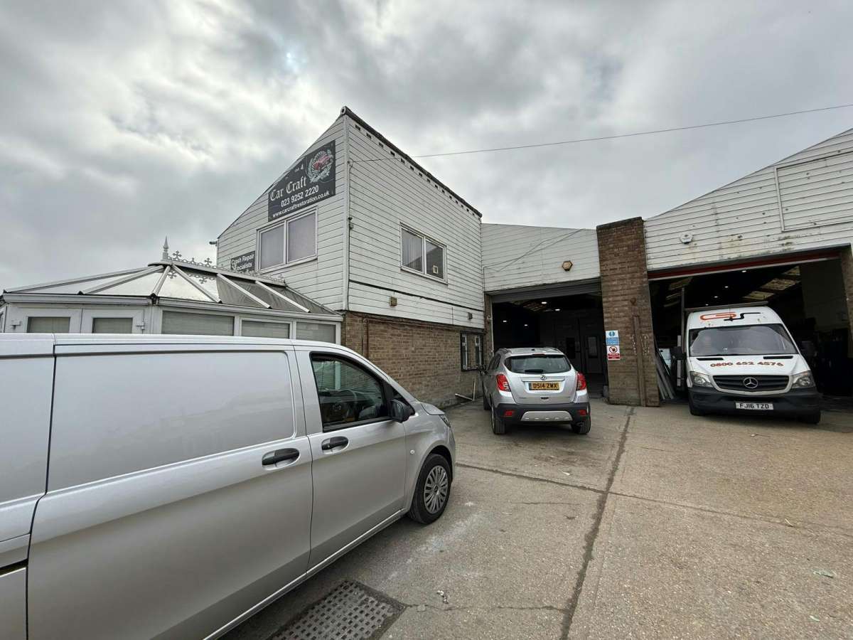 Industrial Unit in Gosport - photo 3
