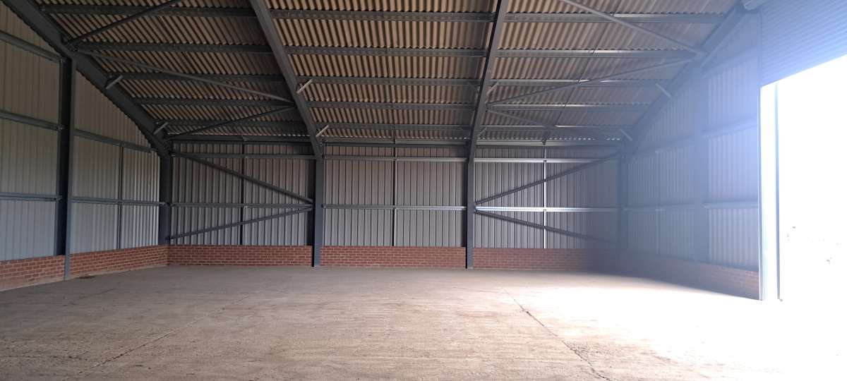 Industrial Unit in Newton Longville - photo 2