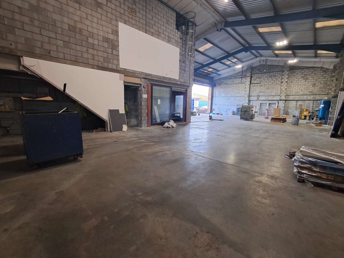 Industrial Unit in Mitcham - photo 3