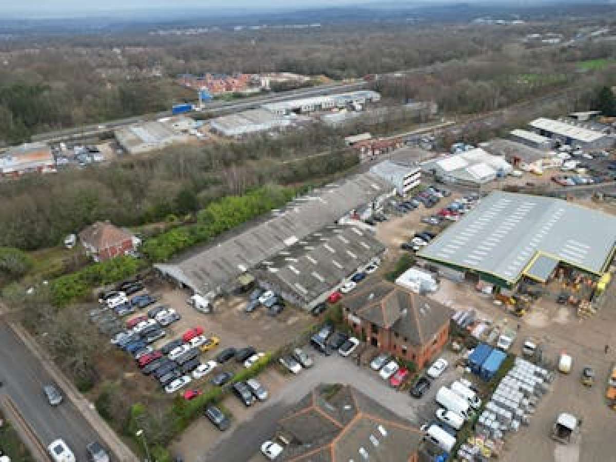 Industrial Unit in Southampton - photo 2