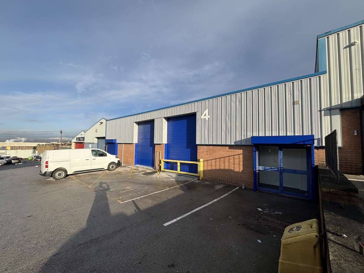 Industrial Unit in Bradford - photo 2