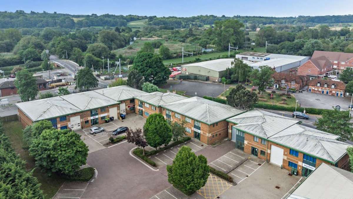 Industrial Unit in Thatcham - photo 2