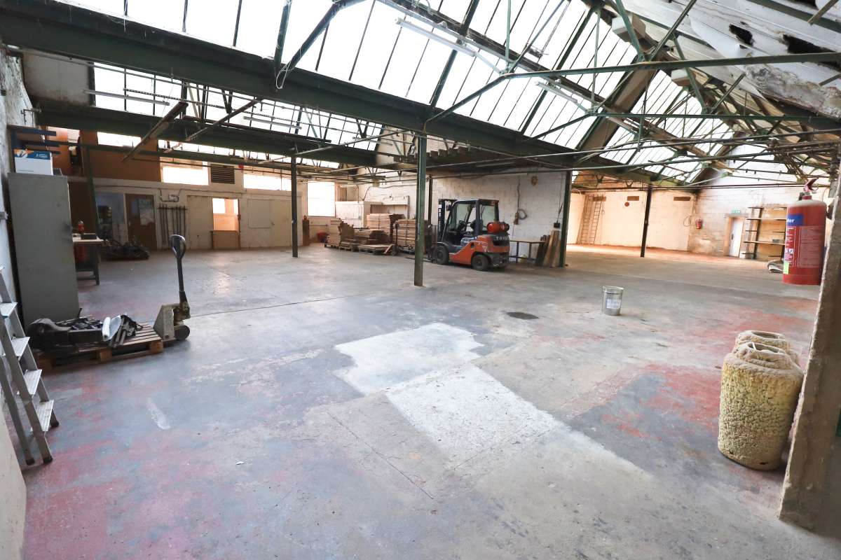 Industrial Unit in Nuneaton - photo 3