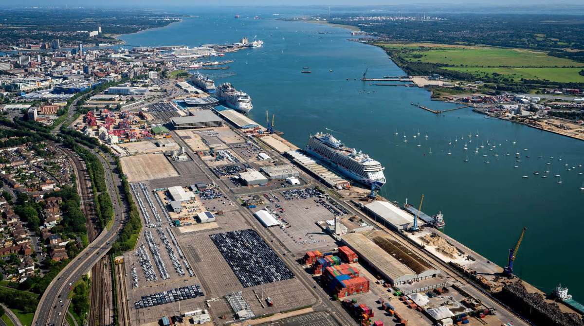 Industrial Unit in Southampton - photo 2