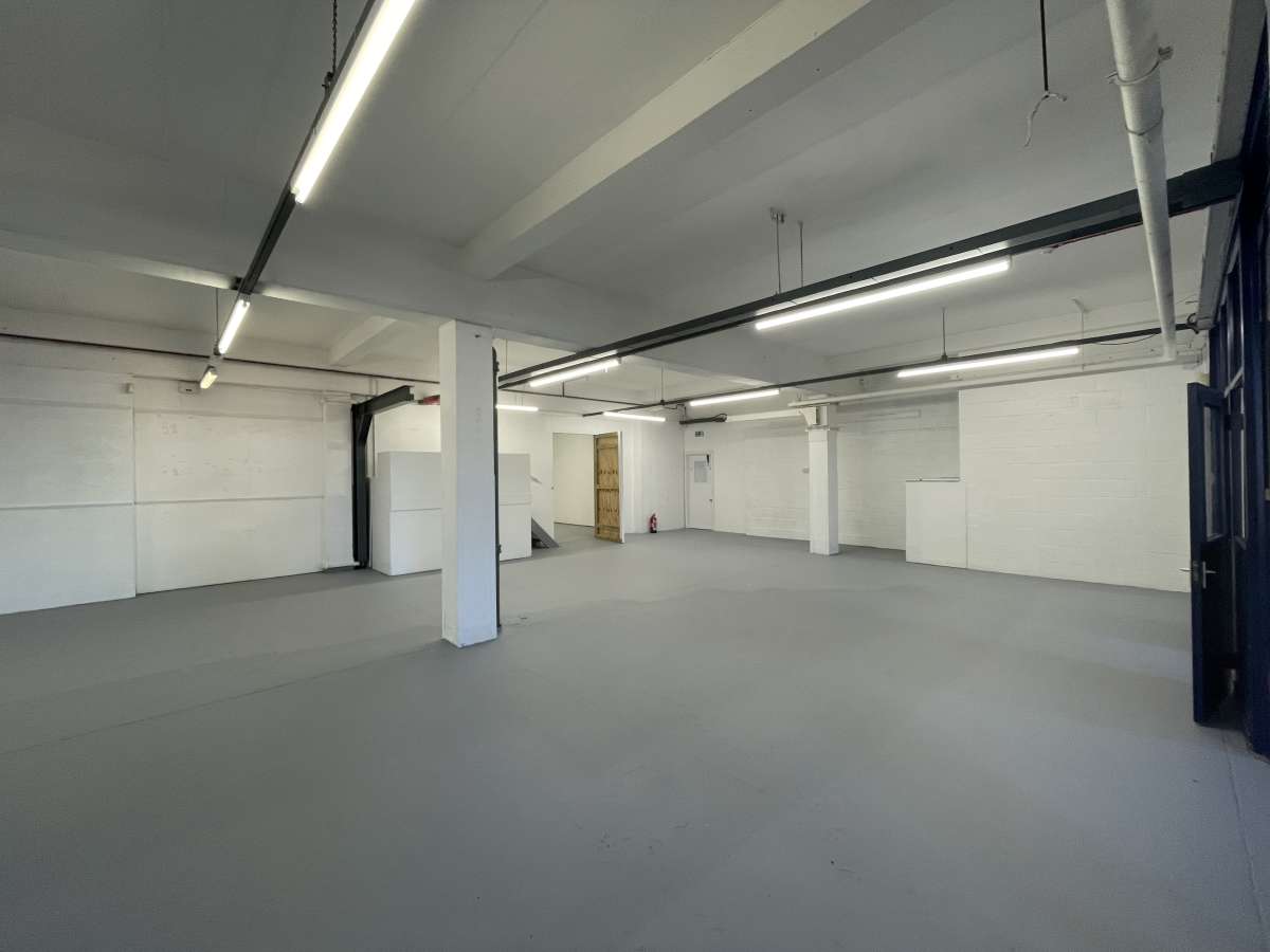 Industrial Unit in Devizes - photo 4