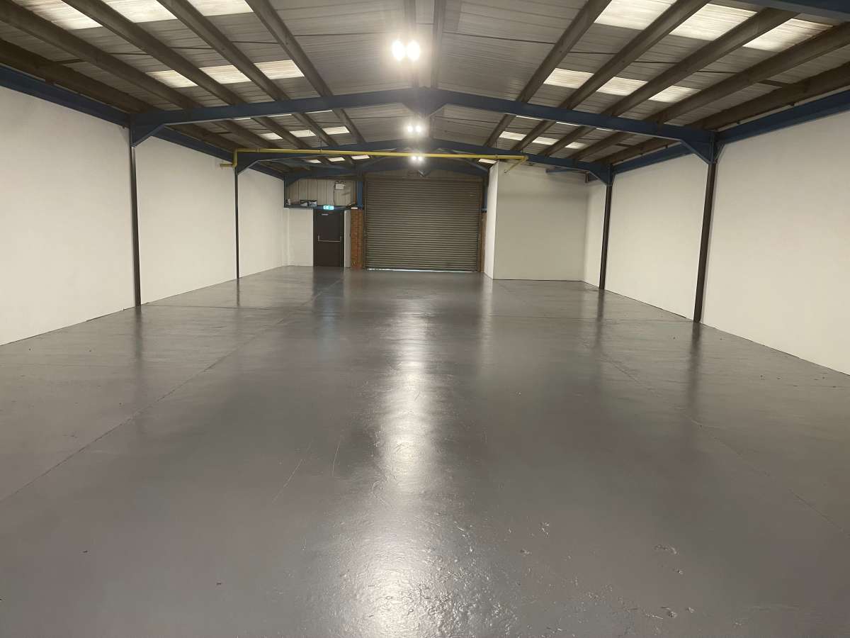 Industrial Unit in Wolverhampton - photo 2