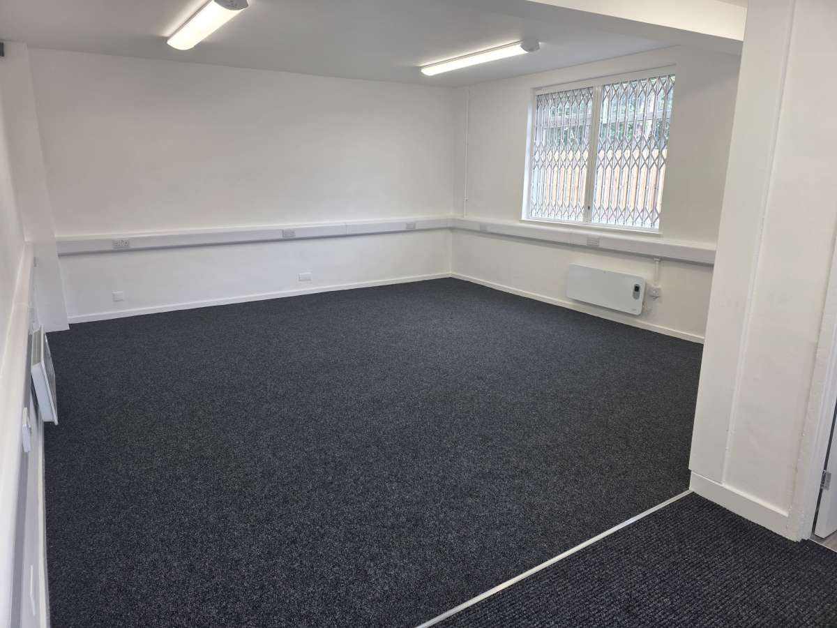 Industrial Unit in Castleford - photo 4