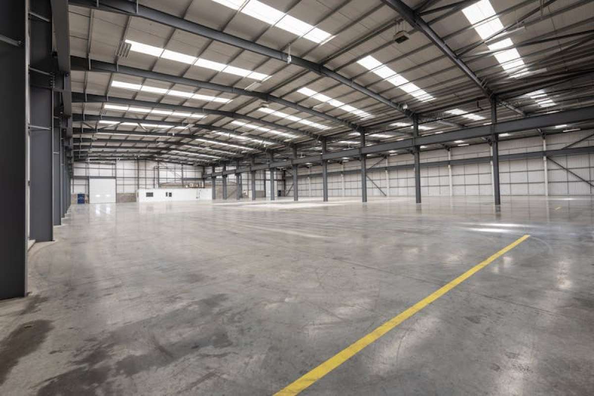 Industrial Unit in Guildford - photo 2
