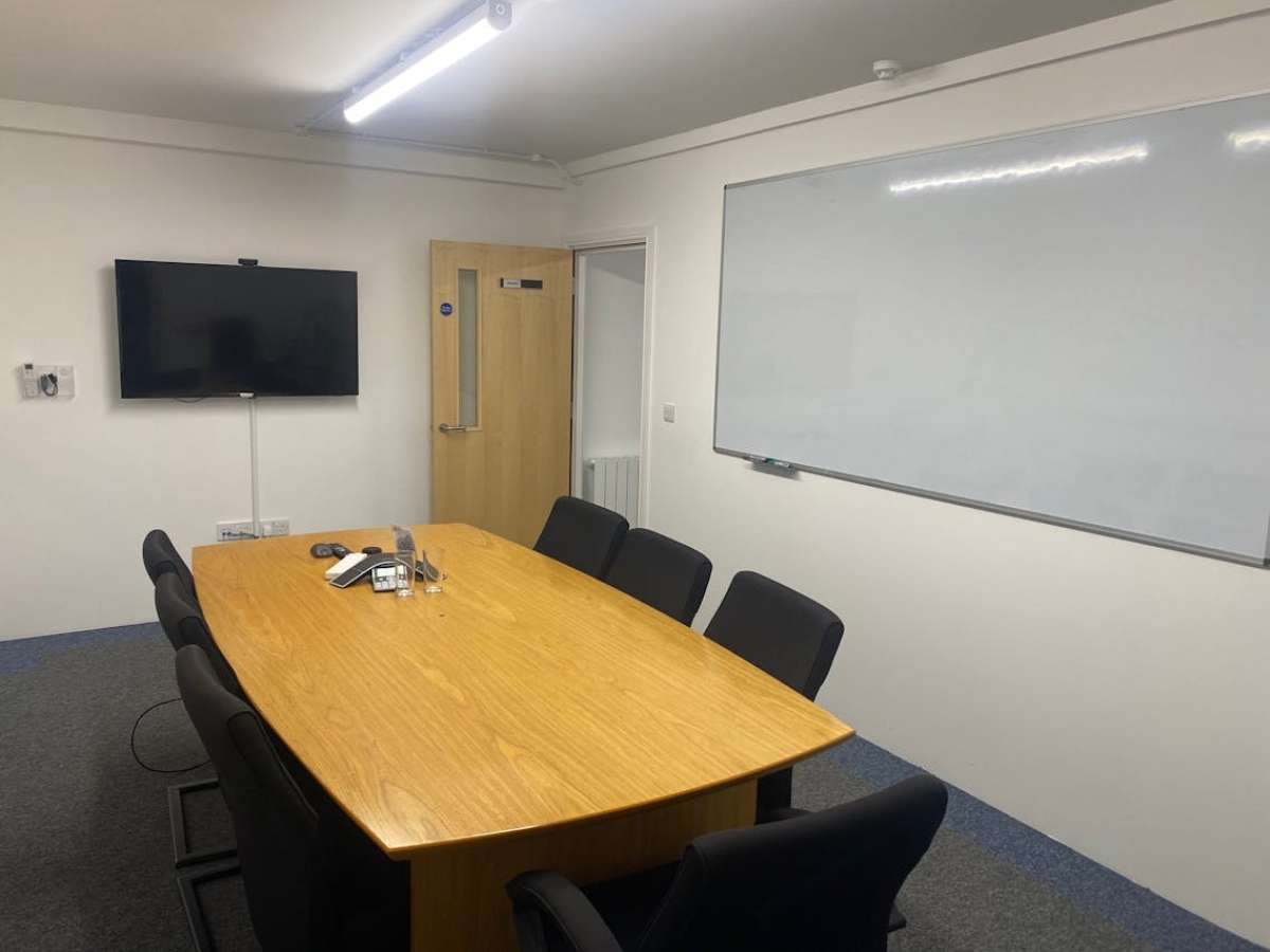 Industrial Unit in Romsey - photo 3