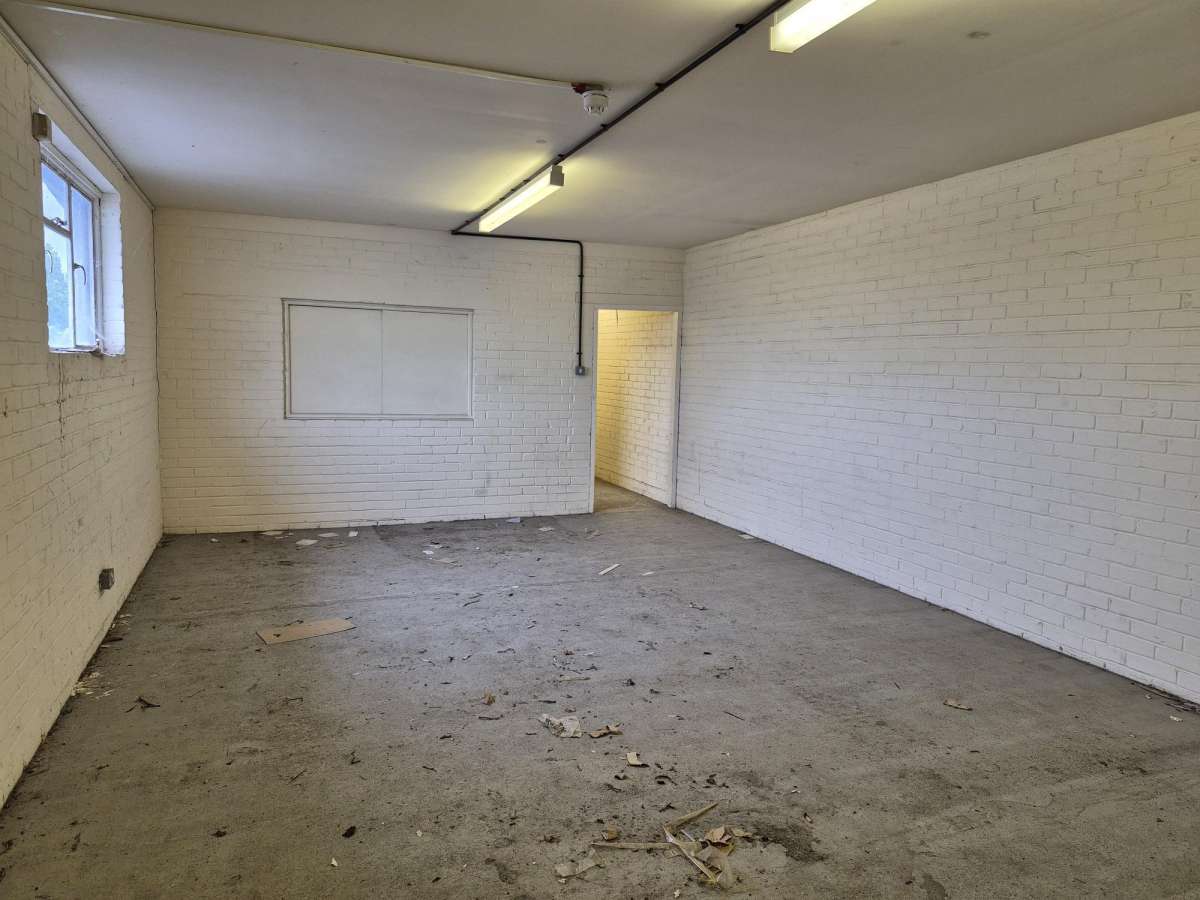 Industrial Unit in New Milton - photo 3