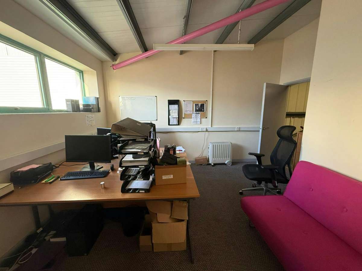 Industrial Unit in Havant - photo 3