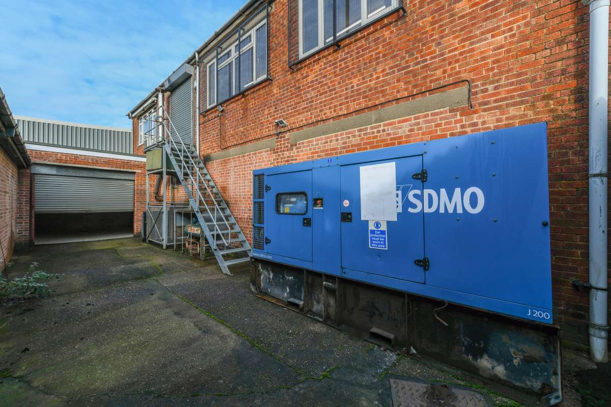 Industrial Unit in Nottingham - photo 3