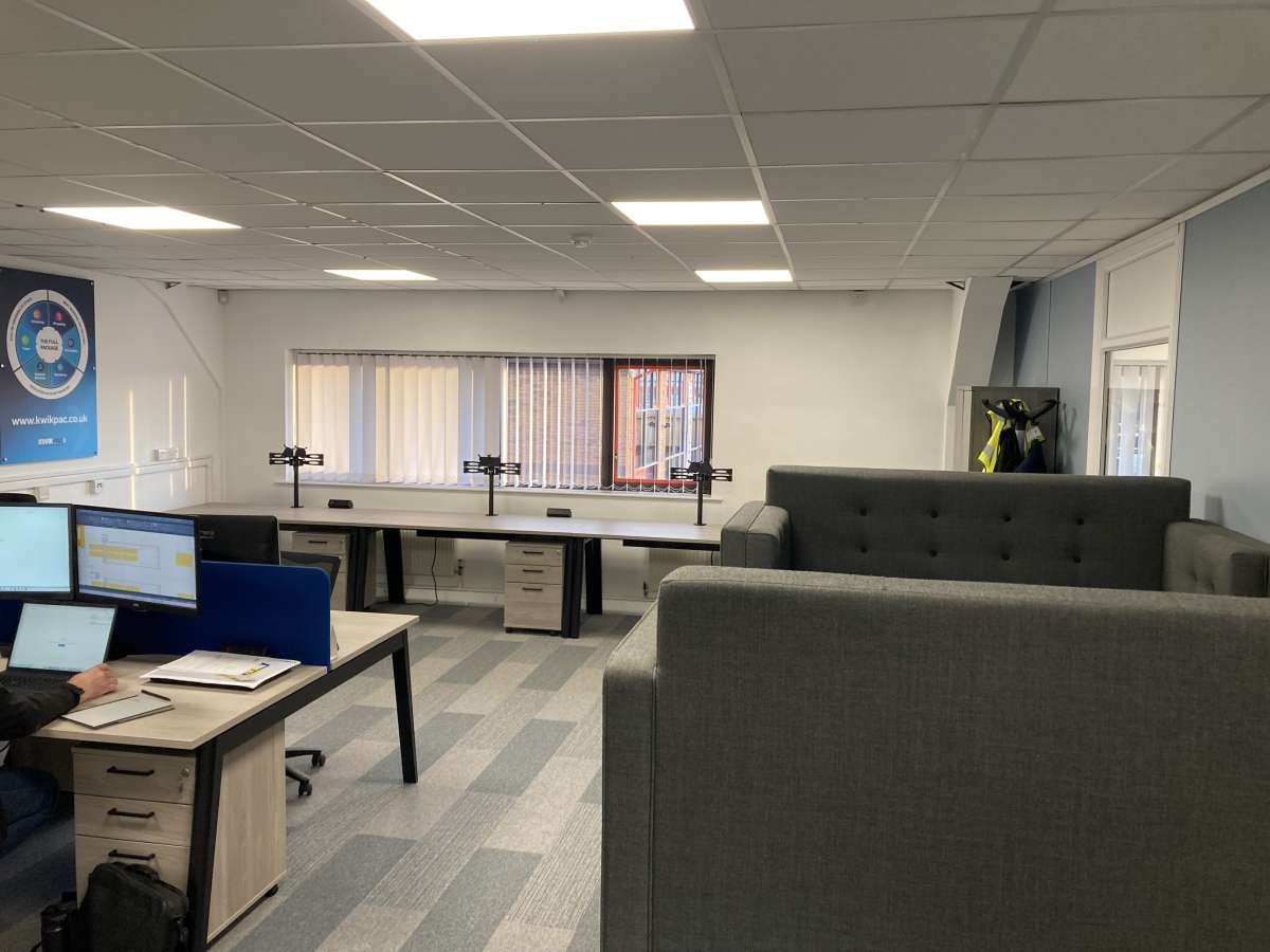 Industrial Unit in Sheffield - photo 3