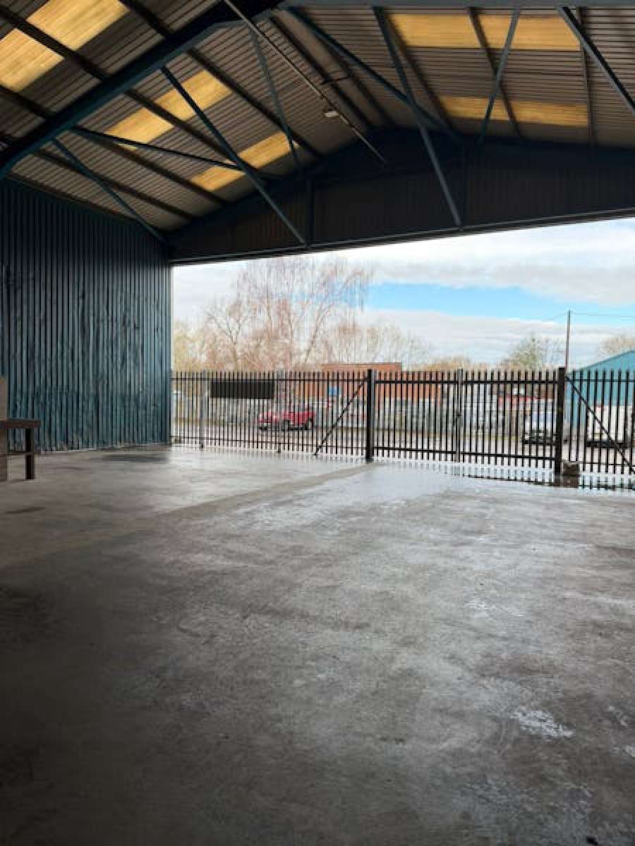 Industrial Unit in Stourport-on-Severn - photo 3