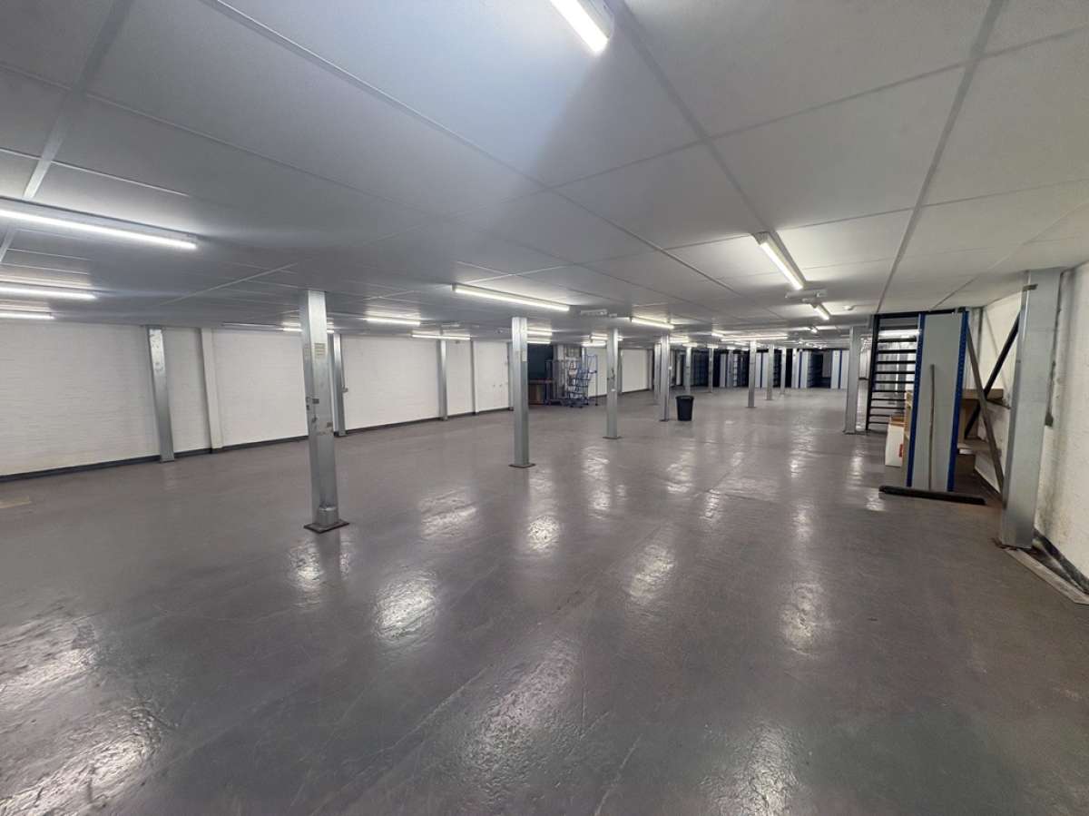 Industrial Unit in Wolverhampton - photo 2