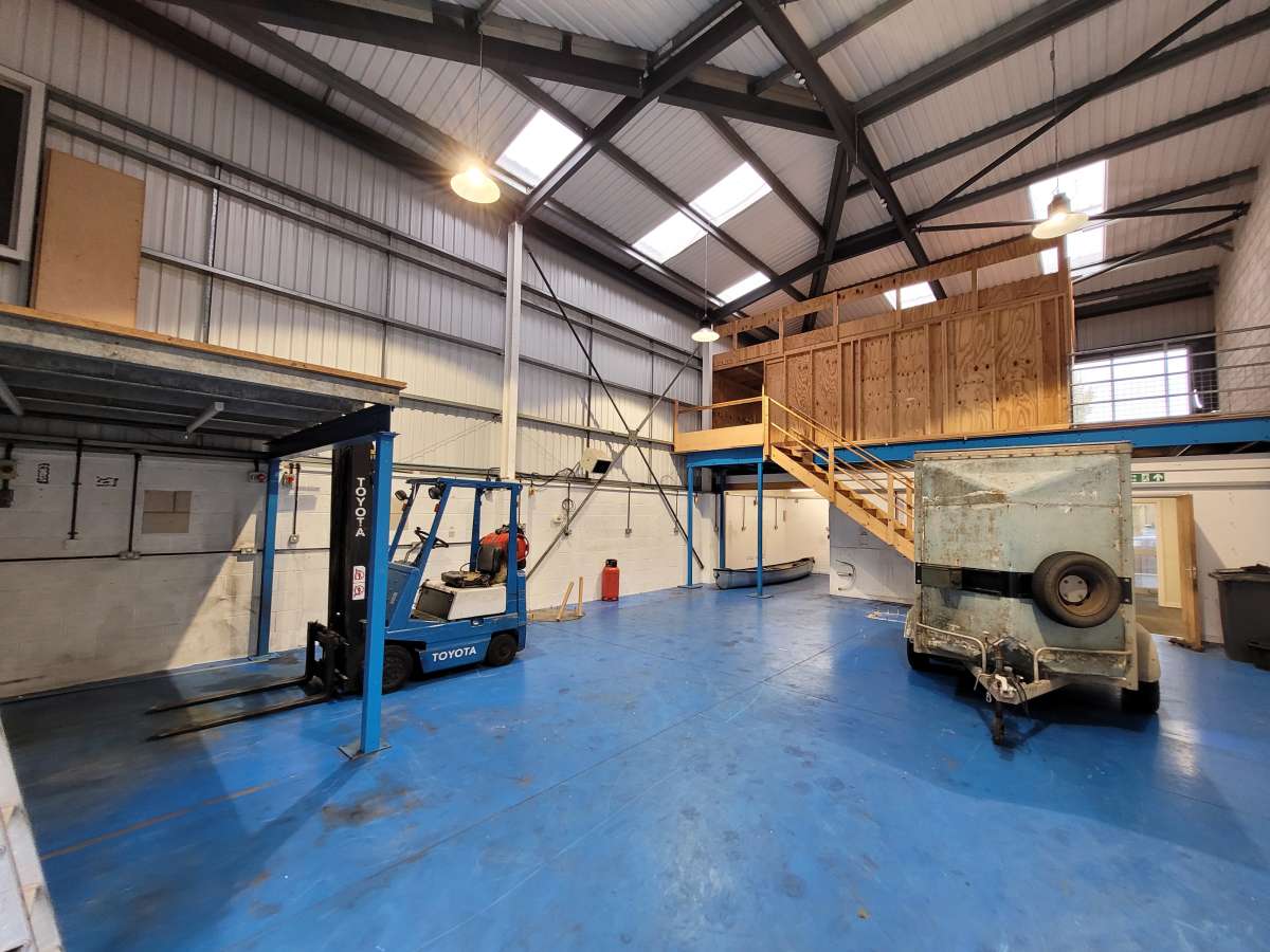 Industrial Unit in Papworth Everard - photo 2