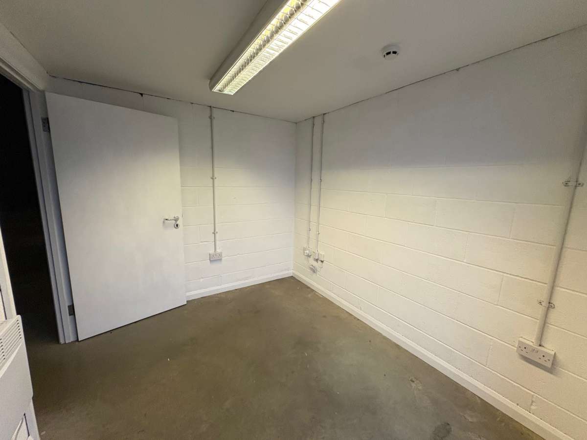 Industrial Unit in Sleaford - photo 3