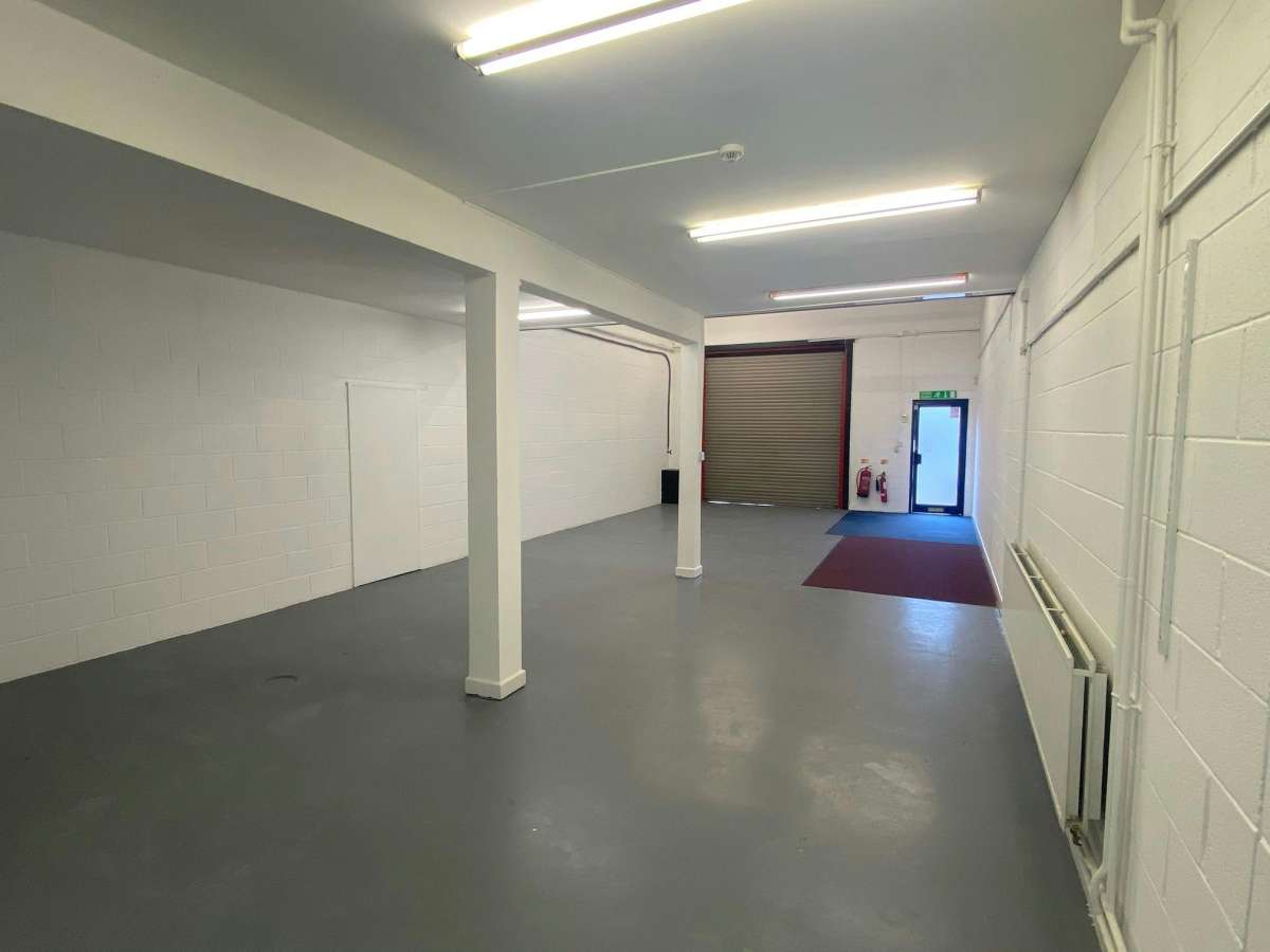 Industrial Unit in Portsmouth - photo 2