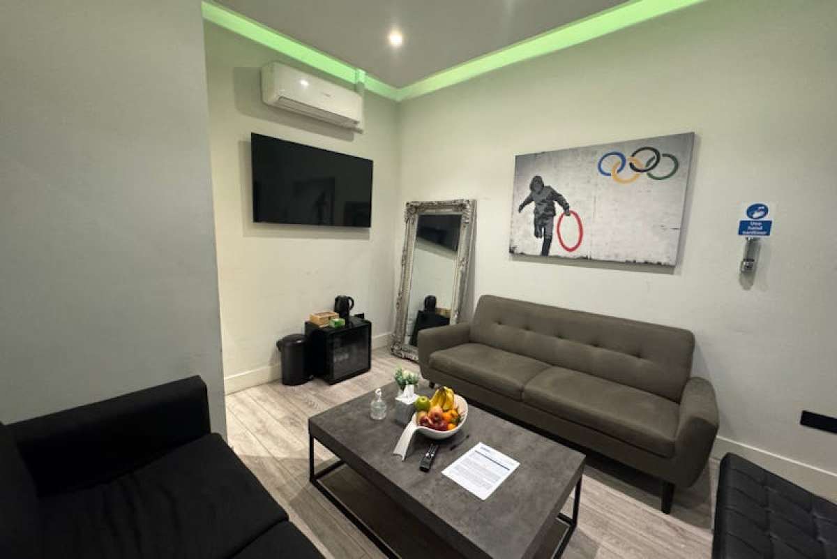 Industrial Unit in London - photo 3