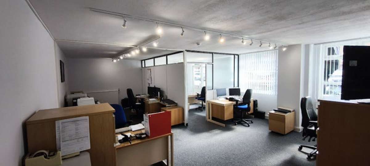 Industrial Unit in Barnet - photo 3