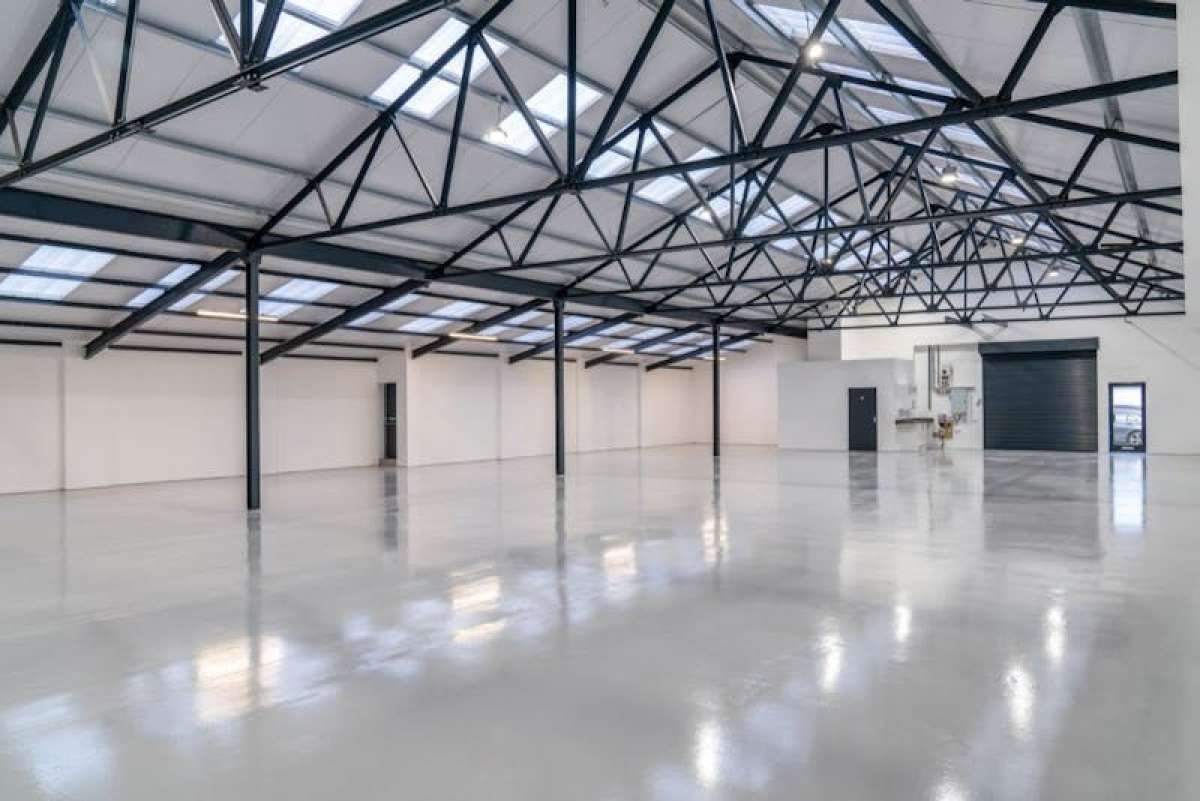 Industrial Unit in Enfield - photo 3