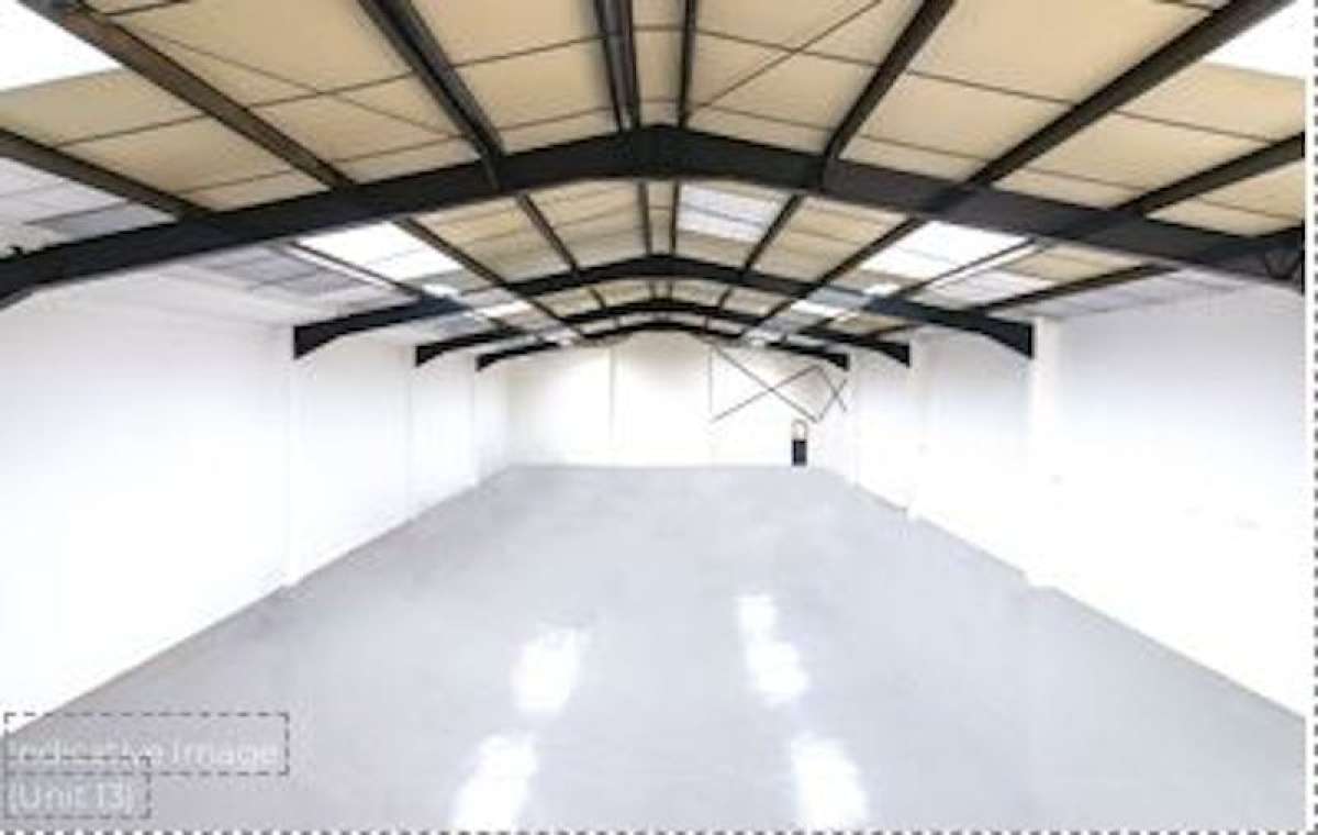 Industrial Unit in London - photo 2