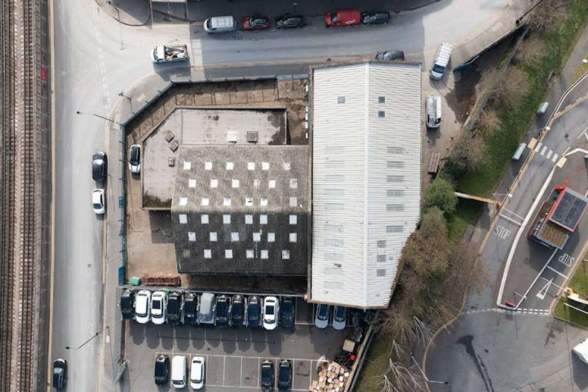 Industrial Unit in London - photo 4