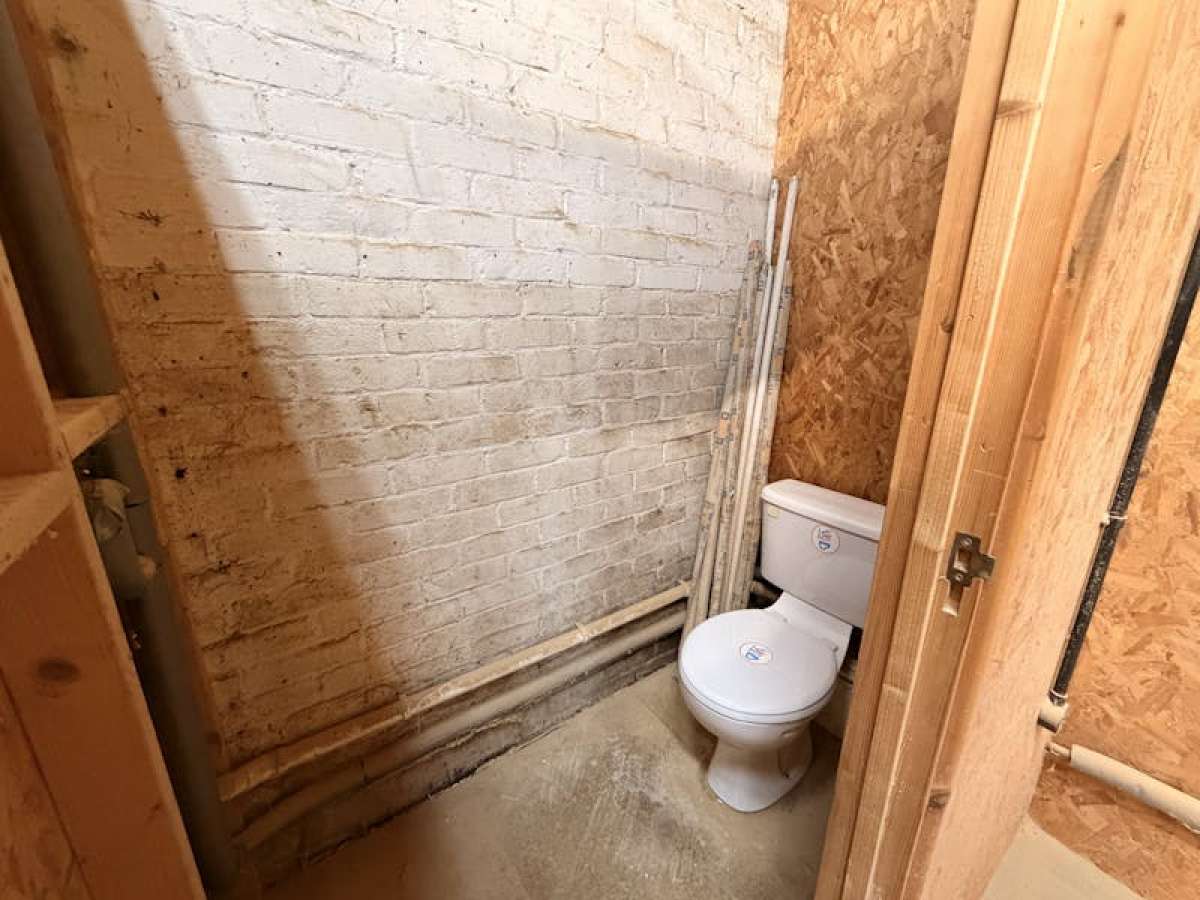 Industrial Unit in Liss - photo 4