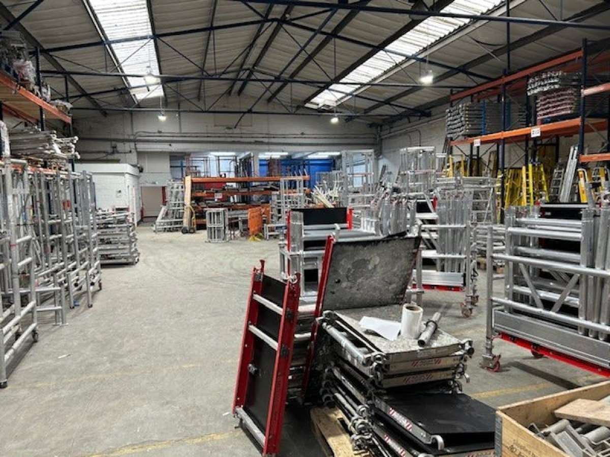 Industrial Unit in London - photo 2