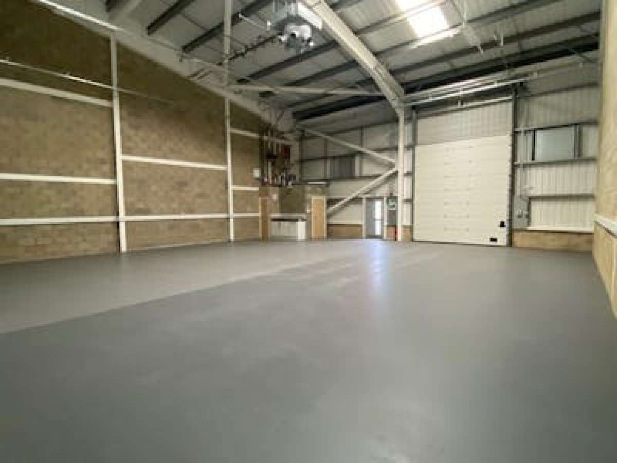 Industrial Unit in Thamesmead - photo 2