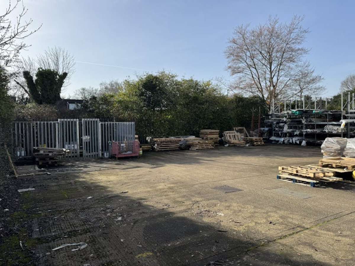 Industrial Unit in Send - photo 4