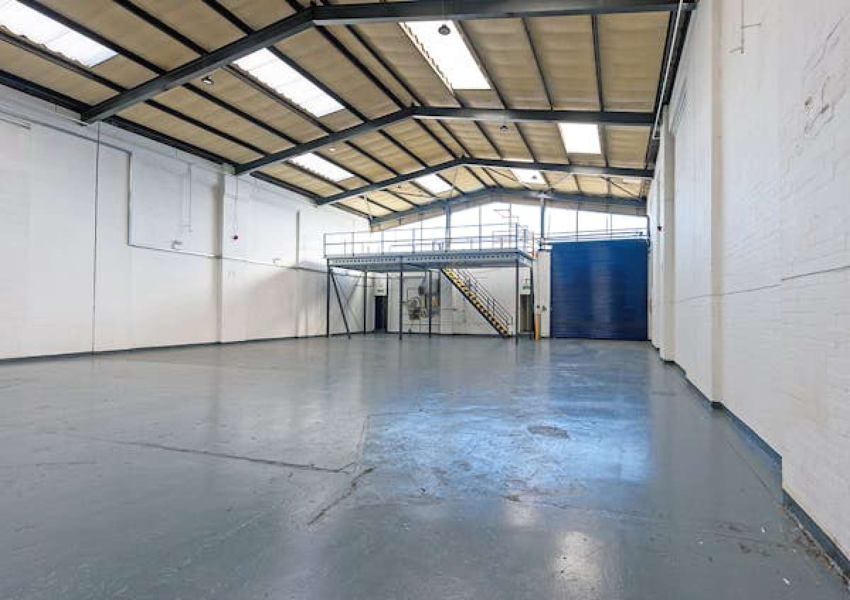 Industrial Unit in Cradley Heath - photo 2