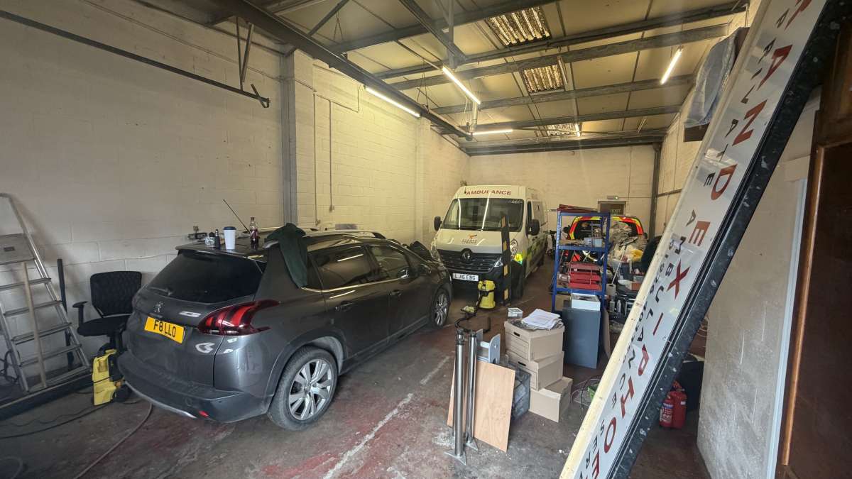 Industrial Unit in Warwick - photo 3