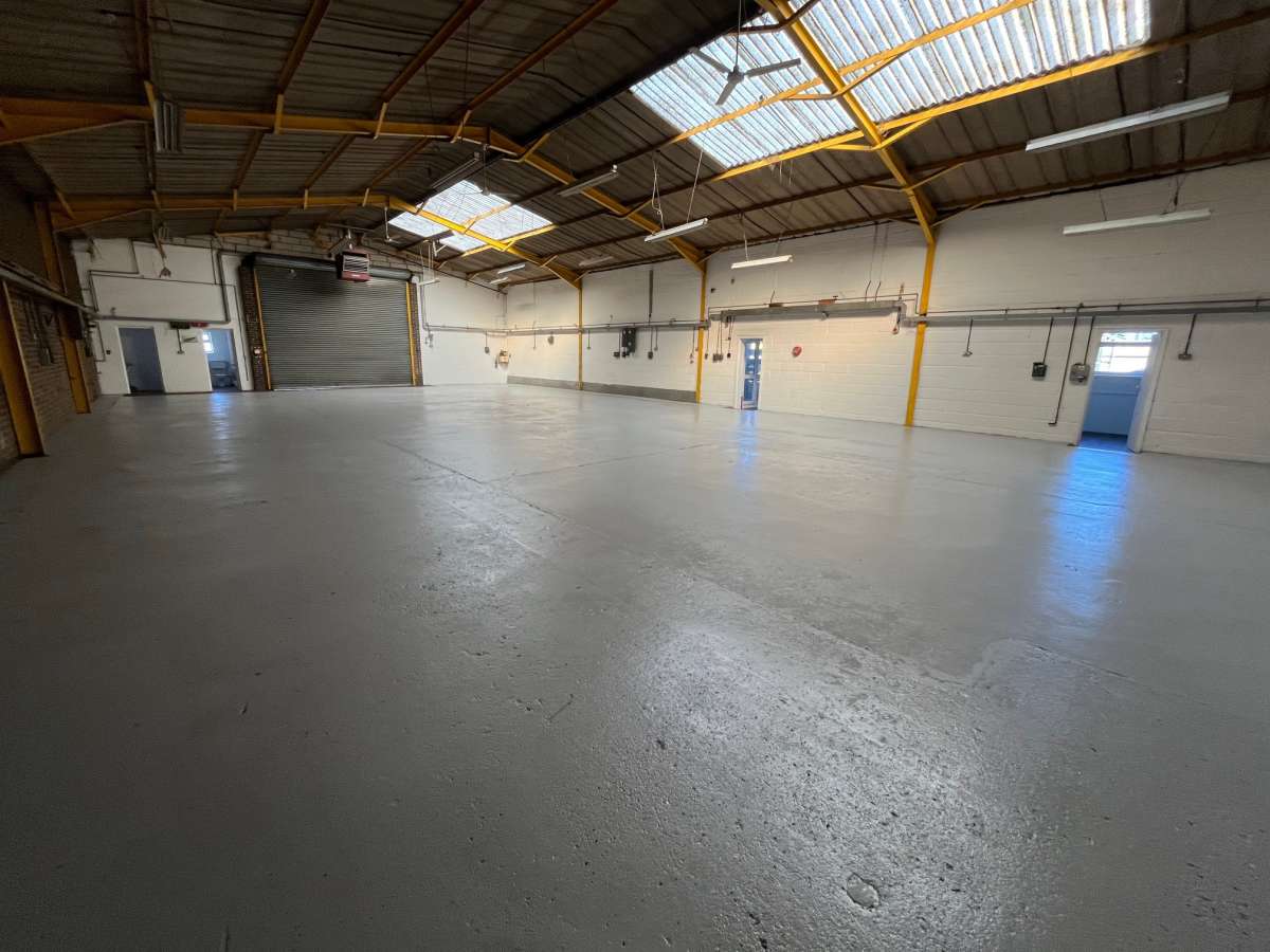 Industrial Unit in Gorse Lane Industrial Estate - photo 4
