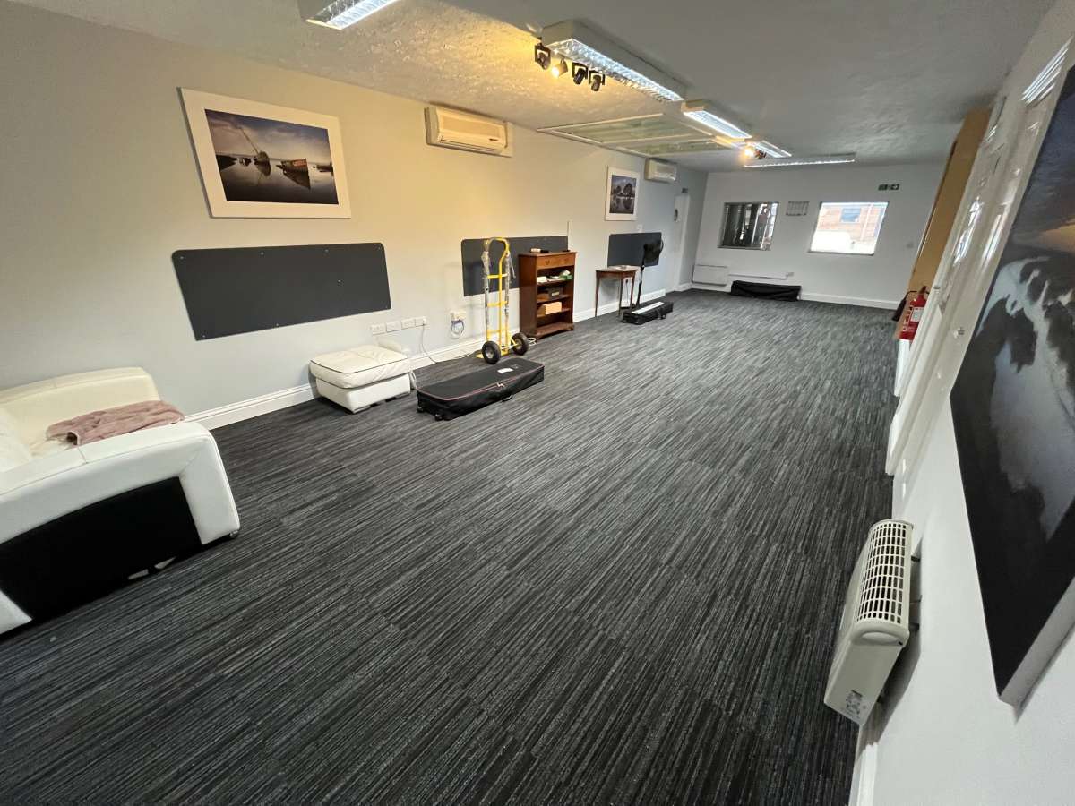 Industrial Unit in Colchester - photo 3