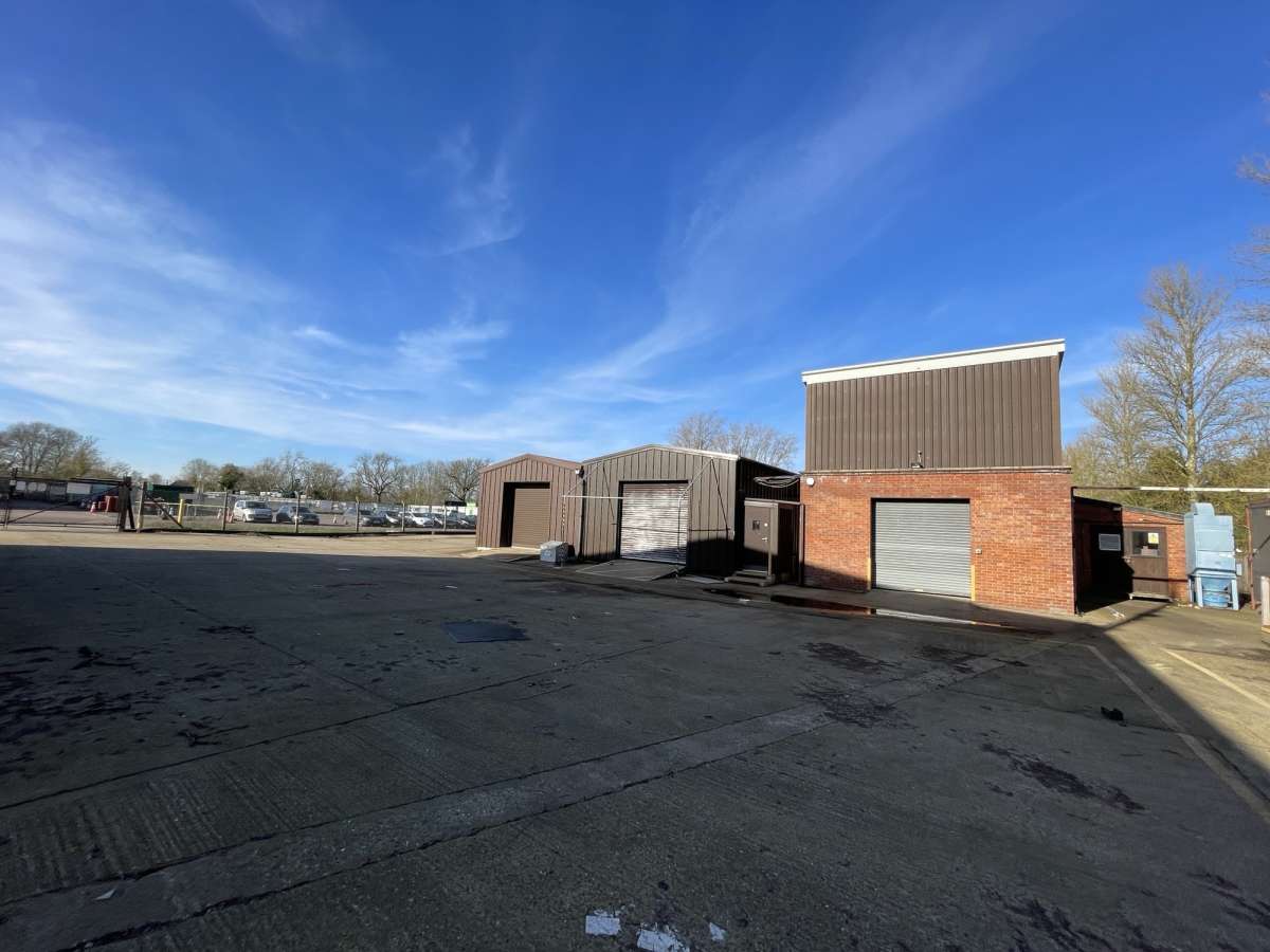 Industrial Unit in Bury St Edmunds - photo 3